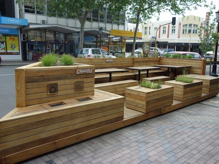 1200px-Whanganui_parklet_802-e1663107223403