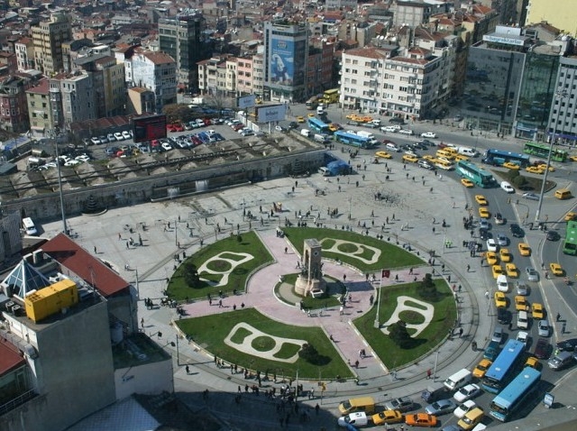 1024px-Taksim_Square-e1480723368403